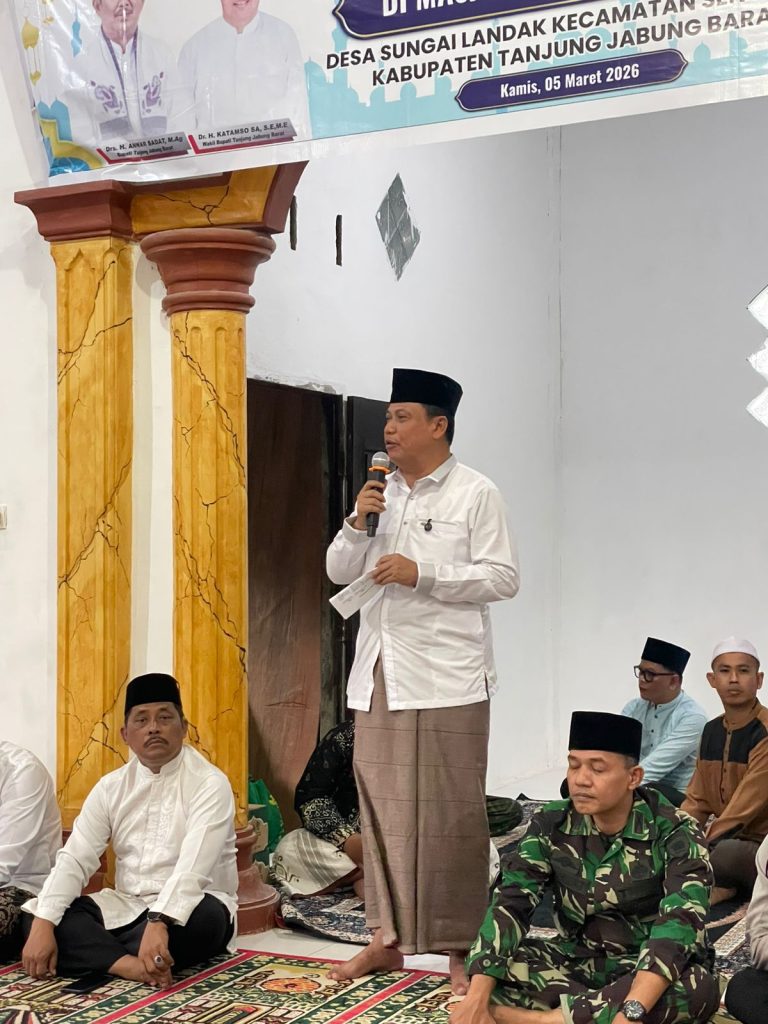 PEMKAB TANJUNG JABUNG BARAT LAKSANAKAN SAFARI RAMADHAN DI DESA SUNGAI LANDAK KECAMATAN SENYERANG.